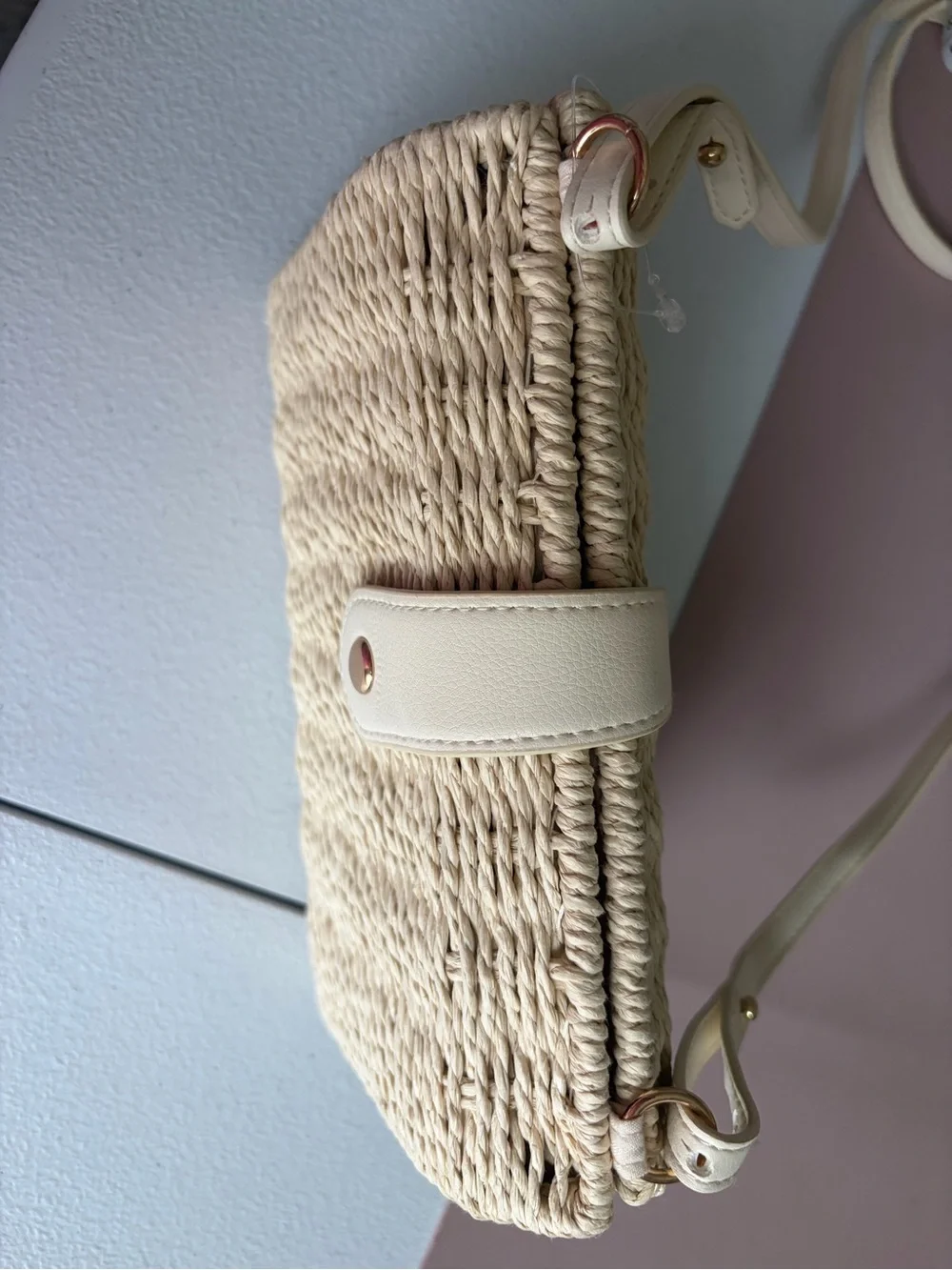 Adorable Woven Straw Crossbody Bag in Cream NWOT!